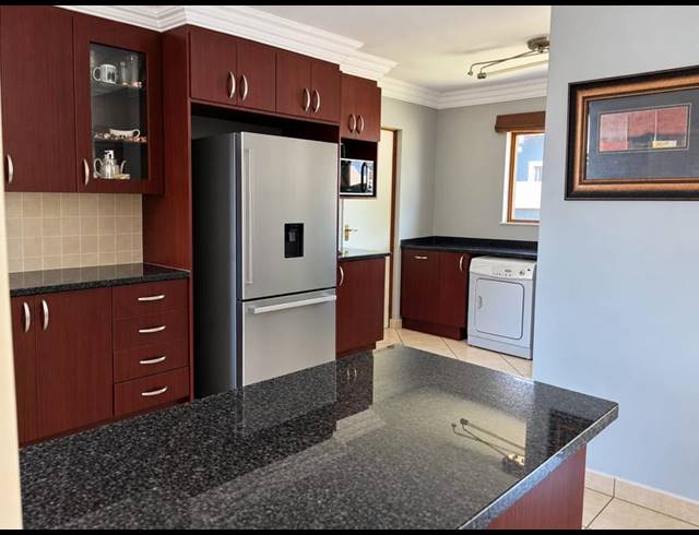 3 BEDROOM HOUSE FOR SALE IN THATCHFIELD